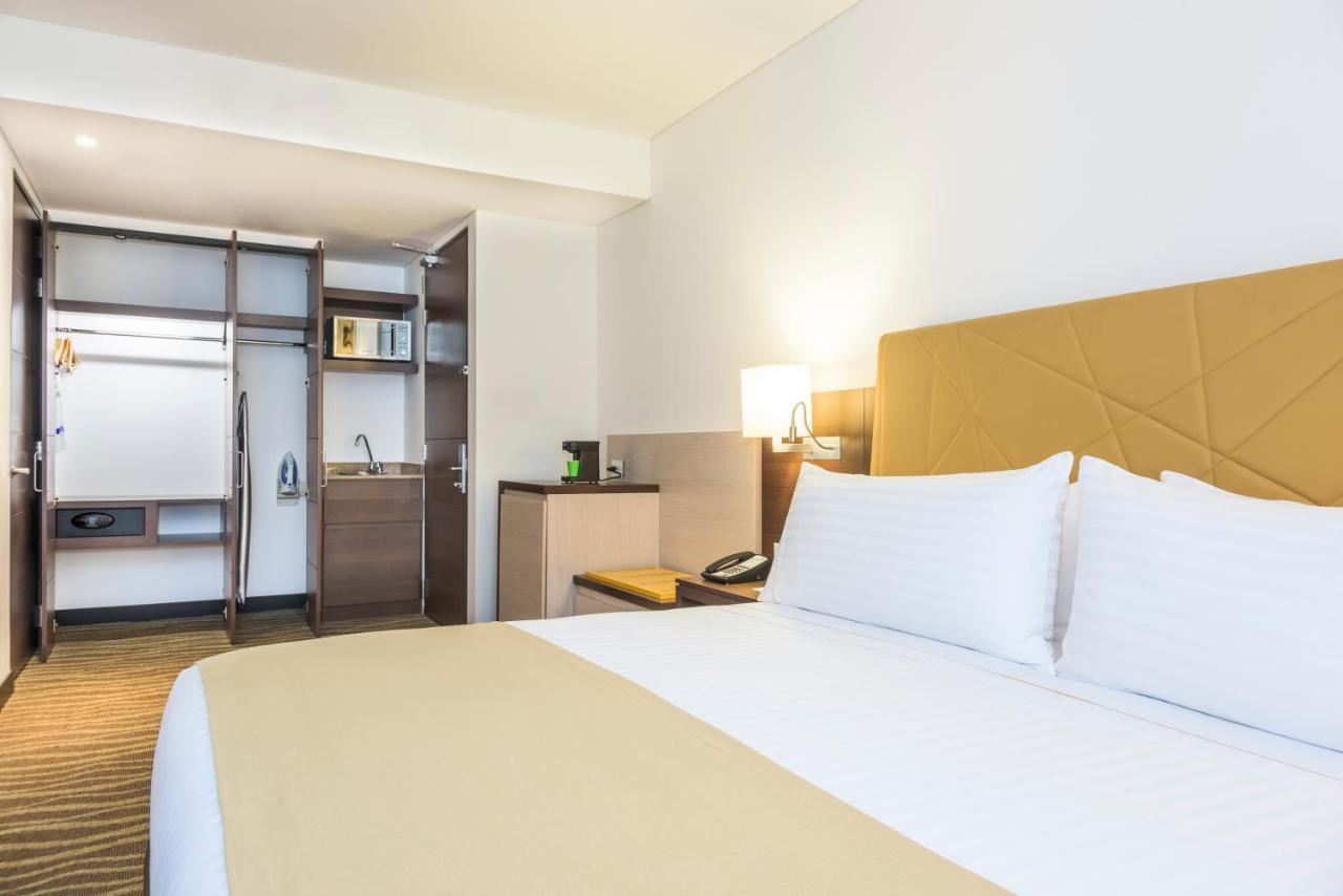 Holiday Inn Express & Suites Bogota Zona Financiera By Ihg מראה חיצוני תמונה